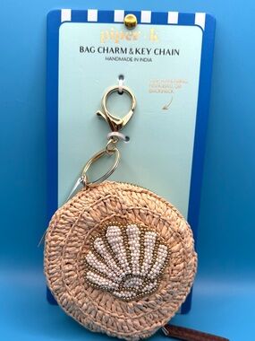Piper K Beaded Straw Seashell Key Chain in Natural and Gold